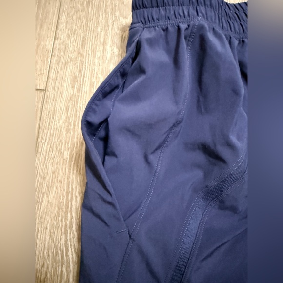 Lululemon track Shorts size medium for women - Picture 5 of 8